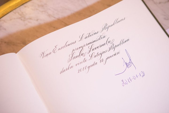 inra-mrniece-tiekas-ar-lietuvas-premjerministru_32227348526_o.jpg